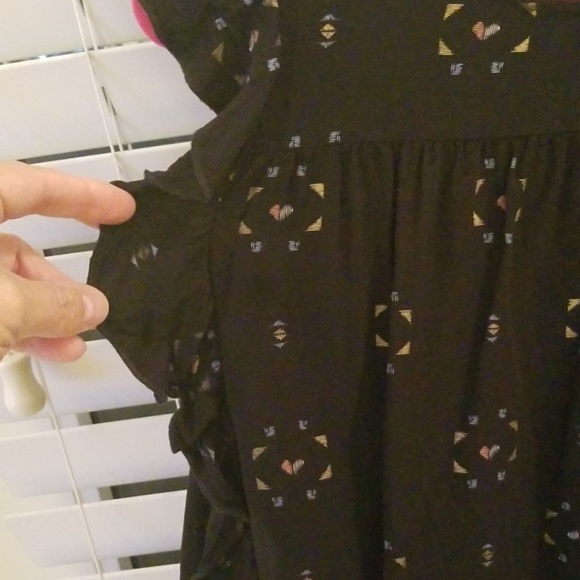 ⛔️SOLD⛔️Epic Threads black with heart print - Picture 2 of 2